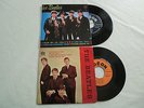 LES BEATLES  2 X  EP 45 T  REF 3739   BIEN LIRE