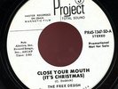 THE FREE DESIGN. CLOSE YOUR MOUTH (IT'S CHRISTMAS)/CHRISTMAS IS THE .DJ45.HEAR