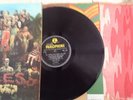 BEATLES SGT PEPPER PMC 7027  WIDE SPINE CUT OUT FOOL  INNER Y&B MONO