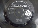 BEN E.KING - CRY NO MORE