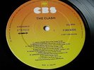 THE CLASH - THE CLASH - CBS 1977 VINYL - (A5/B3)