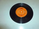 VICKI SUE ROBINSON - Turn The Beat Around - 1976 UK 2-track 7