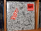 PARAMORE - RIOT LP 33 RPM FUELED BY RAMEN WHITE VINYL W/ INSERT RARE 2007