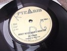PYRAMID/MONEY NEVER BUILD A MOUNTAIN - THE TENNORS REGGAE 7