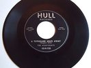 (#19)  45 rpm  /  THE HEARTBEATS . Hull 45-H-720 - Rare Doo Wop