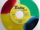 The RIVILEERS 45 Don't Ever Leave Me MULTICOLORED Vinyl BATON Doo WOP e3982