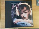 David Bowie Vinyl Young American 1975 HAND SIGNED *** Authentic autograph ***