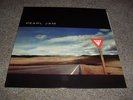 PEARL JAM -YIELD- VERY HARD TO FIND AMAZING LP IN ABSOLUTE NICE CONDITION RARE