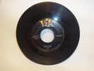ROCKABILLY 45 Joe Clay Duck Tail Sixteen Chicks Vik 4X-0211