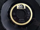 Rare Surf Killer 45   Invictas   Breakout  HEAR 