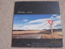 PEARL JAM VINYL LP YIELD ORIGINAL FIRST PRESS DIE CUT COVER 1998 EDDIE VEDDER