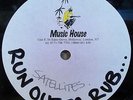 SATELLITES RUN OUTTA RUB.. ?? UNKNOWN MUSIC HOUSE DUBPLATE 10
