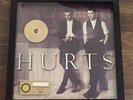 Hurts Gold Award 150.000 Singles 