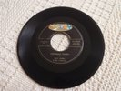 GROUP  BILLY HUHN & THE CATALINAS  FRESHMAN QUEEN/BALTIMORE  LESLEY 1923 M-