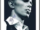 DAVID BOWIE - ROCK LEGEND - ORIGINAL HAND SIGNED AUTOGRAPH