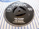 THE SHADES: SUN GLASSES / KNOTT SISTERS:LONDON TRI HL-X 8713 :1958:SUPERB  EX