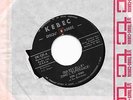 45rpm-DINO ET LES QUESTION(CESAR)-QUI EST-ELLE/J'AI OUBLIÉ DE PRIER-KÉBEC 60'S