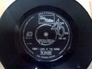 THE CONTOURS  FIRST I LOOK AT THE PURSE 1965 UK TAMLA MOTOWN VINYL 45 SINGLE