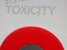 SYSTEM OF A DOWN: Toxicity (7 inch red vinyl limited edition no. 0107) 672502-7