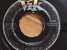 Joe Clay ?– Duck Tail / Sixteen Chicks VIK 7