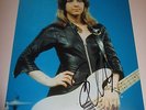 SUZI QUATRO  -  GLAM ROCK  -  SIGNED  10X8 COL  PHOTO -  GENUINE - UACC PROOF