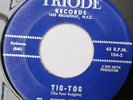 THE FOUR KNIGHTS La La bw Tic Toc 45 RARE DOO-WOP TRIODE 104