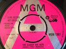 JOHN DREVAR'S EXPRESSION 'THE CLOSER SHE GETS' 60'S RARE NORTHERN SOUL