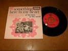 THE PAPER DOLLS - SOMETHING HERE IN MY  - 45 PS / LISTEN - GIRL GROUP POPCORN