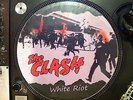 THE CLASH - White Riot   12