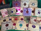 VINTAGE WINEL CASE with 25 x 78rpm RECORD GLENN MILLER MEL BLANC NAT KING COLE W