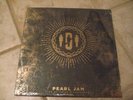 Third Man Records Vault #29 PEARL JAM LIVE Eddie Vedder Record Pin Book Badge