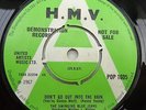 SWINGING BLUE JEANS Don't Go Out Into The Rain RARE 1967 UK HMV DEMO 7
