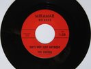 THE DOVERS: She's Not Just Anybody / About Me -- M- Miramar 124 Garage Rock