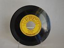 Vintage ELVIS PRESLEY 45 rpm Vinyl Record 1954 SUN #209 That's All Right U-128 9