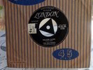Rare London 45: The Solitaires: Walking Along, Original UK pressing HLM 8745