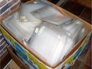 eine ganze Kiste voll mit ca. 750 gebrauchten PVC SCHUTZHÜLLEN für Singles