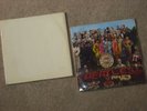 TWO SUPERB ORIGINAL 1ST PRESS MONO BEATLES VINYL LPs - SGT PEPPER & WHITE ALBUM