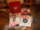 VINTAGE-     PLATTER-PAK   45 RPM   RECORD  CASE NO. 700  W/ INDEX CARDS+RECORDS