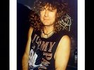 VERY COOL - LED ZEPPELIN - ROBERT PLANT - ORIGINAL HAND SIGNED AUTOGRAPH
