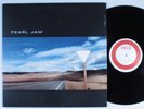 PEARL JAM Yield EPIC LP VG+/VG++ die-cut cover
