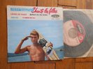 Johnny HALLYDAY Chante Les Filles EP VOGUE 7878 -- PRESSAGE ROND SANS CENTREUR--