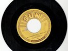 SONNY BURGESS – BUCKETS GOT A HOLE / SWEET MISERY – SUN ORIGINAL W/SLEEVE – VG+