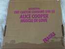 Alice Cooper MUSCLE OF LOVE LP in cardboard mailer + insert VERY NICE CONDITION