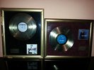 2 disques d'or johnny hallyday + certificat d'authenticite