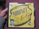 RARE ART MOONEY78 RPM VOGUE PICTURE 2 DISC SET IN CASE R73-32 & R730  W/SLEEVES