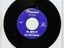 THE CHALLENGERS Mr. Moto 65 45 Vinyl Princess 53 SURF INSTRUMENTAL NM K-1154