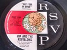 '65 Garage 45 Ria & the Revellons She Fell in Love GIRLS IN THE GARAGE HEAR