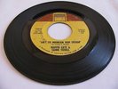 MARVIN GAYE & TAMMI TERRELL - AIN'T NO MOUNTAIN HIGH ENOUGH / GIVE A... - TAMLA