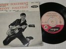 JOHNNY HALLYDAY (EP 45T)  T'AIMER FOLLEMENT / CENTREUR / ORIGINAL DE 1960