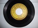 ELVIS PRESLEY SUN 209 THAT'S ALL RIGHT/ BLUE MOON OF KENTUCKY 45 RPM